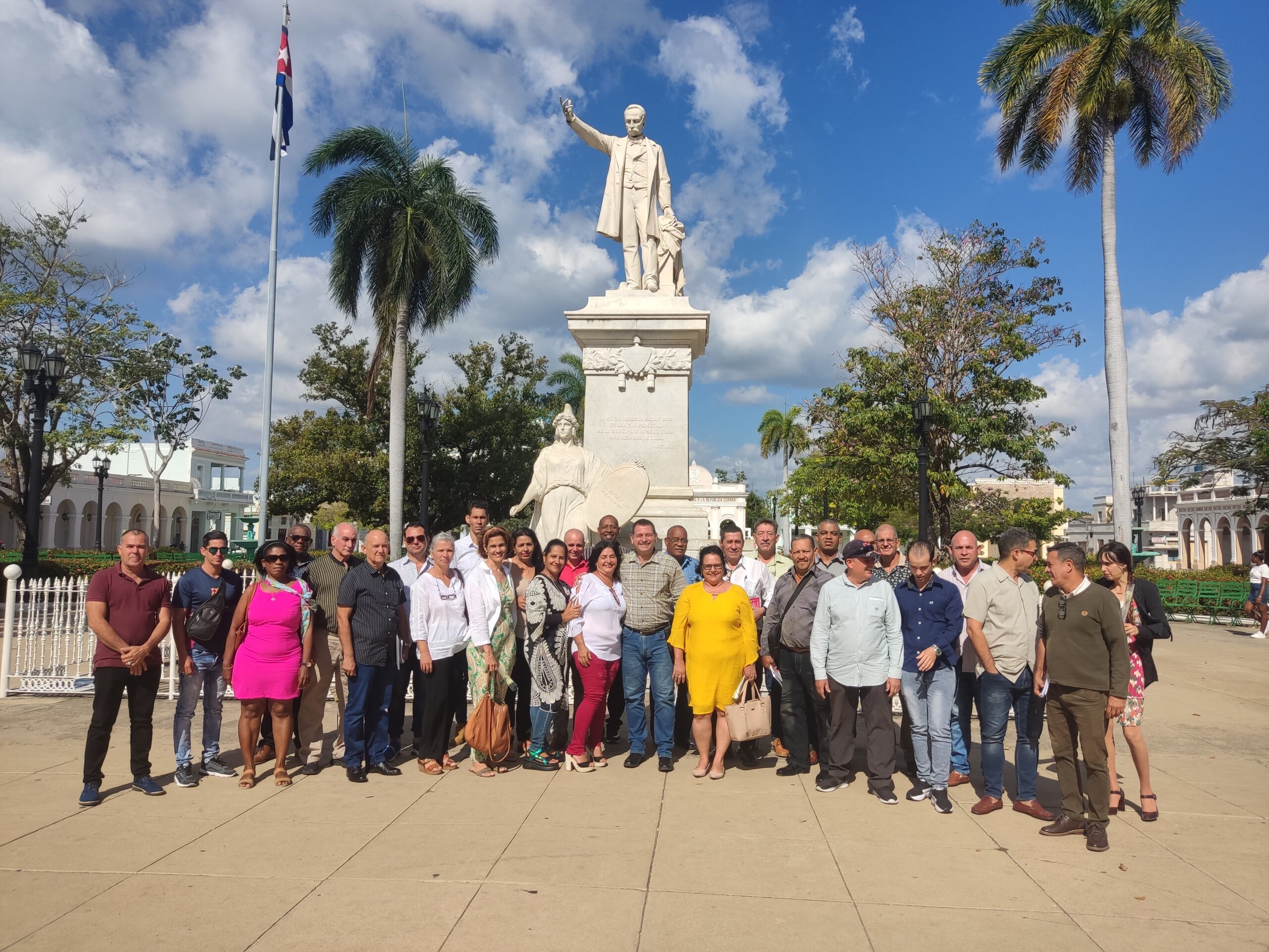 Realizan cuadros del Grupo Empresarial GEOCUBA y de la Empresa GEOCUBA Cienfuegos firma del código ética 2024.
