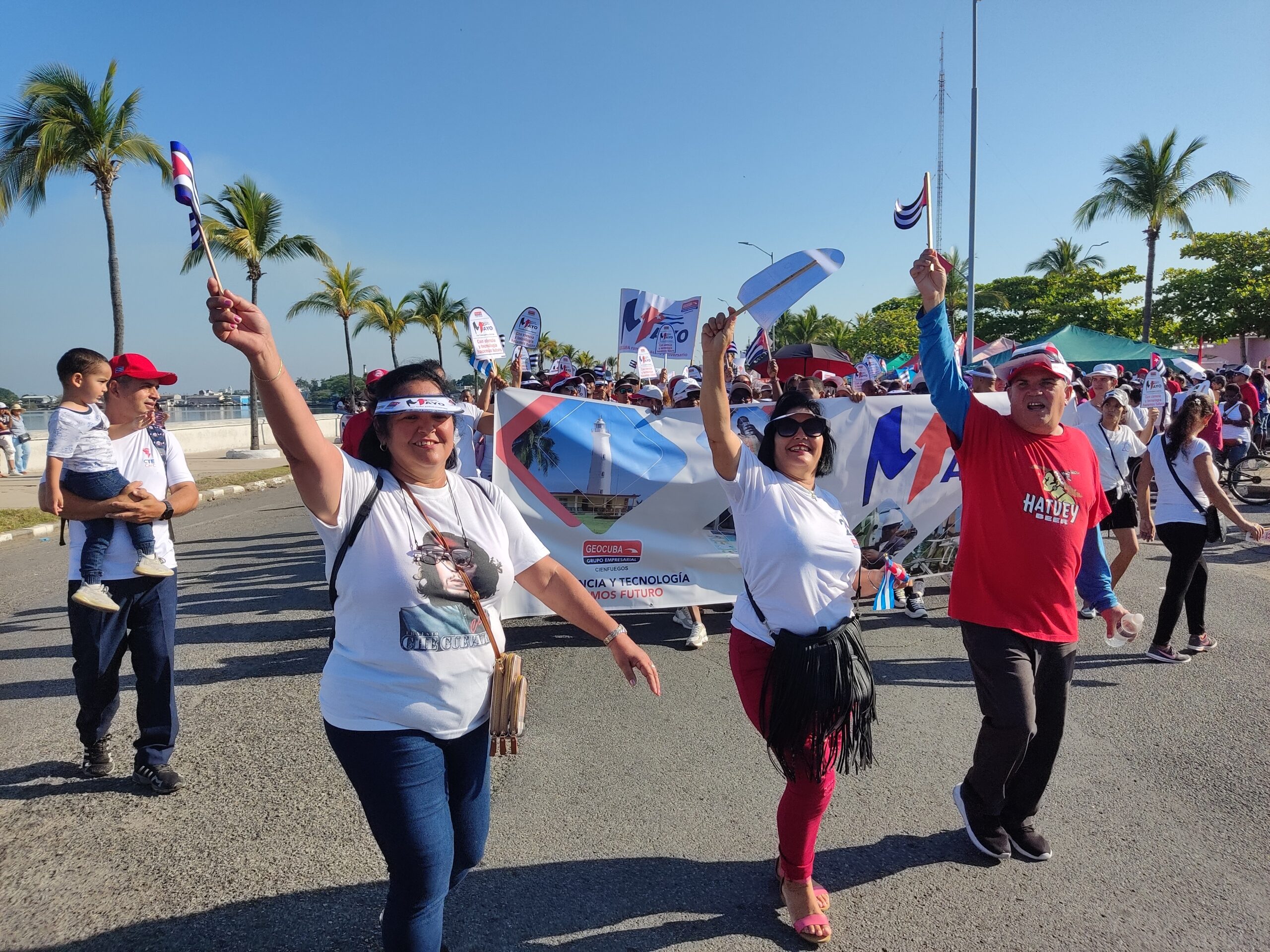 CELEBRAN TRABAJADORES DE GEOCUBA CIENFUEGOS EL DÍA INTERNACIONAL DEL TRABAJO Y LOS 29 AÑOS DE FUNDADO EL GRUPO EMPRESARIAL GEOCUBA
